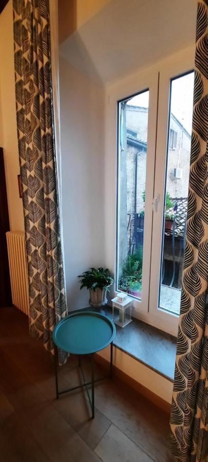 Appartamento In Palazzo Bucelli Montepulciano Bagian luar foto
