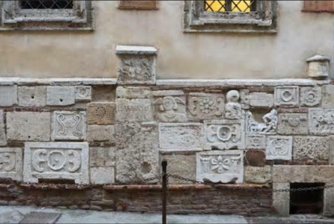 Appartamento In Palazzo Bucelli Montepulciano Bagian luar foto