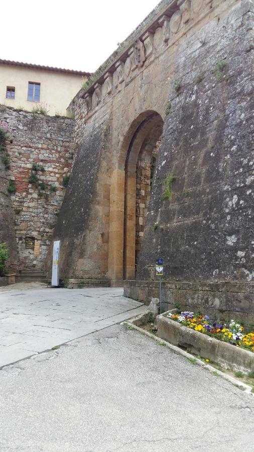 Appartamento In Palazzo Bucelli Montepulciano Bagian luar foto